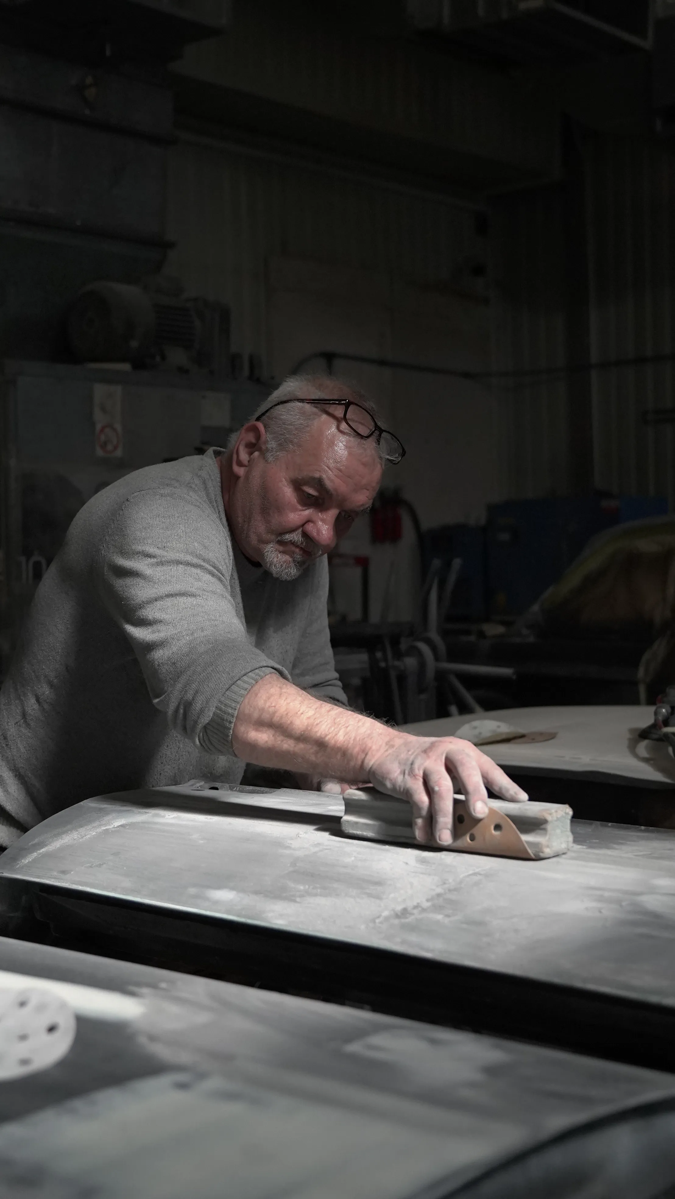 mechanik z wkrętarką